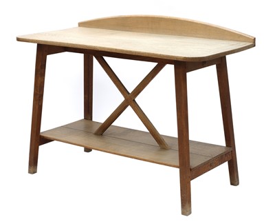 Lot 89 - A Gordon Russell oak side table