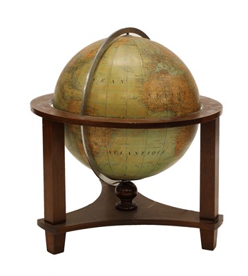 Lot 299 - A large French Art Deco-style illuminated library globe