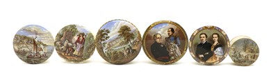 Lot 64 - A Prattware pot lid