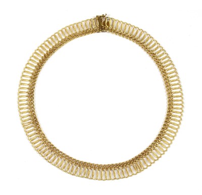 Lot 33 - A 9ct gold necklace