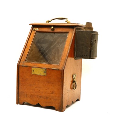 Lot 206 - A Singer's Patent ship's binnacle compass
