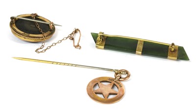 Lot 9 - A 9ct gold Masonic lodge pendant