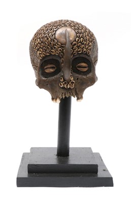 Lot 88 - A DAYAK HEADHUNTER TROPHY