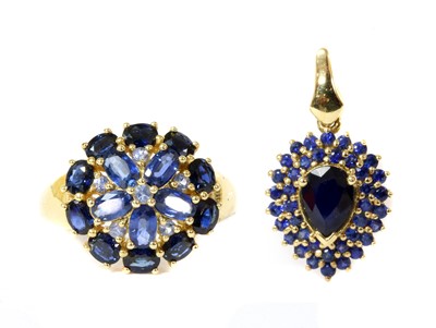 Lot 150 - A 9ct gold sapphire cluster ring
