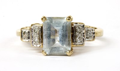 Lot 160 - A gold aquamarine and diamond ring