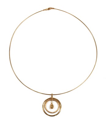 Lot 26 - A 9ct rose gold pendant