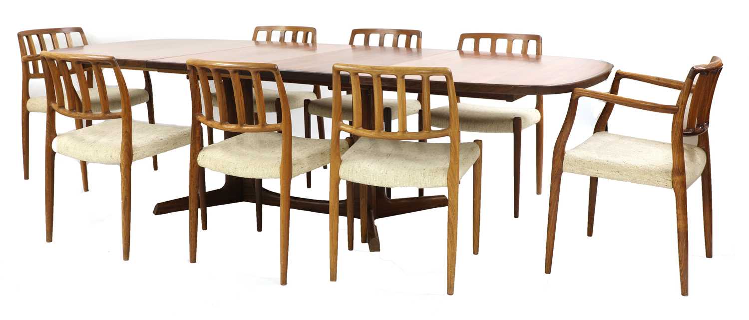 Lot 527 - A Danish extending rosewood dining table