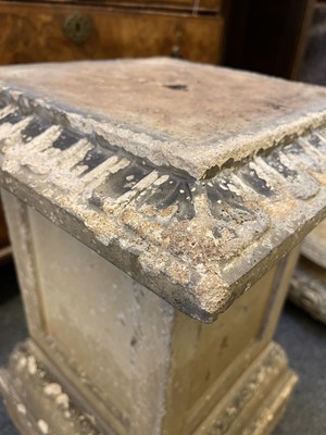 Lot 380 - A Royal Doulton urn and stand