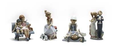 Lot 56 - A collection of Lladro porcelain figures