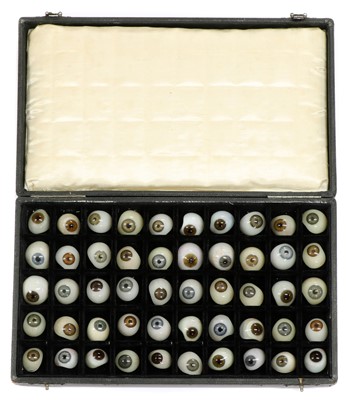 Lot 533 - GLASS EYES
