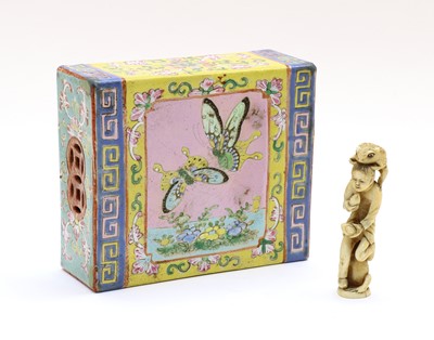 Lot 136 - A Chinese famille rose medicine pillow