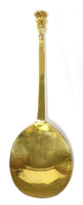 Lot 798 - A 17th century silver seal top spoon