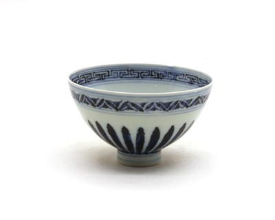 Lot 108 - A Chinese blue and white bowl