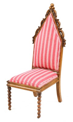 Lot 207 - An oak side chair
