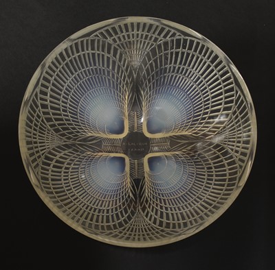 Lot 140 - A Lalique 'Coquilles' glass bowl
