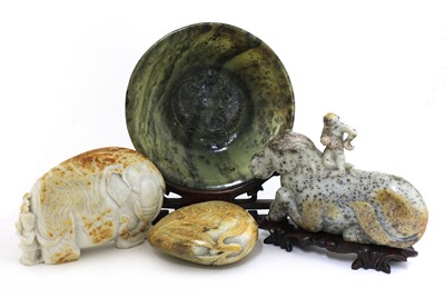 Lot 262 - A collection of Chinese jade carvings