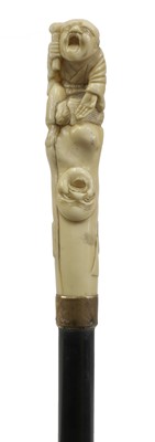 Lot 77 - A Japanese ivory parasol handle