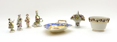 Lot 116 - A Meissen shepherdess