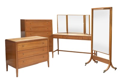 Lot 360 - A Gordon Russell mahogany bedroom suite