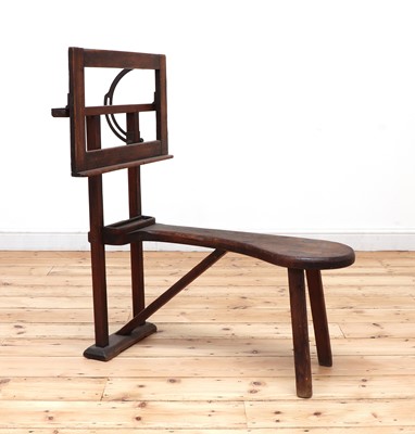 Lot 539 - A pine artist's easel bench
