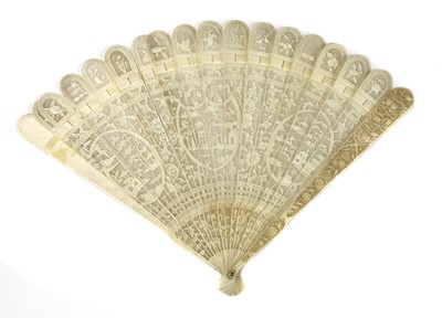 Lot 151 - A Chinese ivory brisé fan
