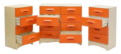 Lot 432 - A pair of plastic four-drawer chests