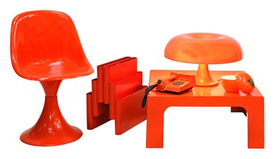 Lot 428 - A 'Model 4675' magazine rack