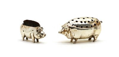 Lot 10 - A silver novelty pen wipe