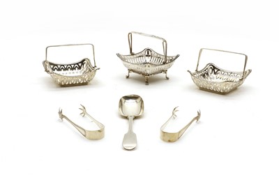 Lot 18 - A collection of silver items