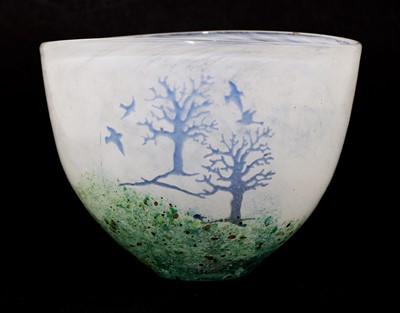 Lot 516 - An 'Autumn' glass vase