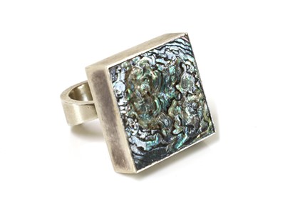 Lot 500 - An Arne Johansen silver 'Brutalist' ring