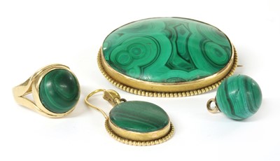 Lot 26 - A Victorian gold malachite brooch