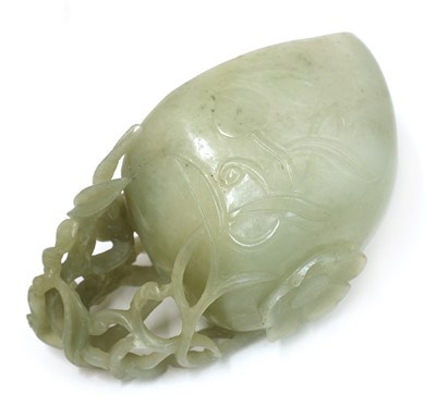 Lot 81 - A Chinese jade cup