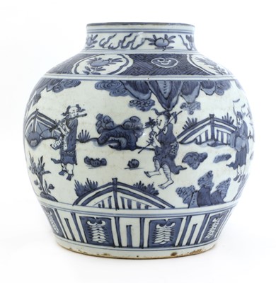 Lot 253 - A Chinese blue and white jar