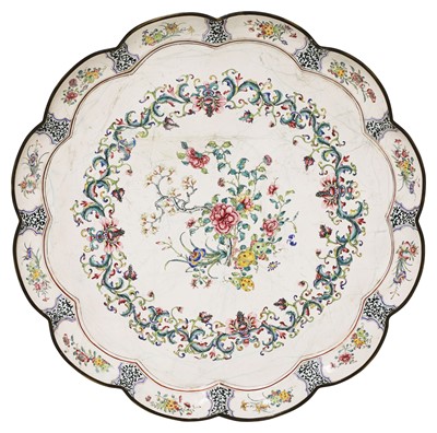 Lot 139 - A very large Chinese Canton enamelled tray