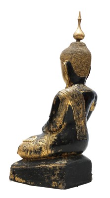 Lot 70 - A large South-East Asian wooden and lacquered Shakyamuni buddha