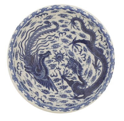 Lot 54 - A Chinese blue and white brush washer