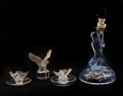 Lot 247 - A Lalique frosted glass pin dish