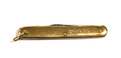 Lot 243 - A 9ct gold folding pocket knife