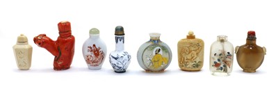 Lot 285 - A Chinese enamel snuff bottle