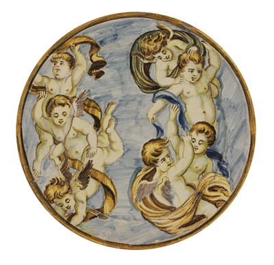Lot 76 - An Italian maiolica plate