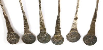 Lot 510 - A cased set of twelve American silver ice cream spoons and cutter