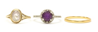 Lot 186 - A 22ct gold wedding ring