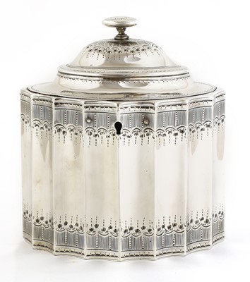 Lot 501 - A George III silver tea caddy