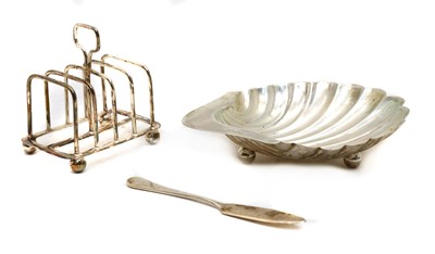 Lot 109 - An Edwardian cased silver breakfast set