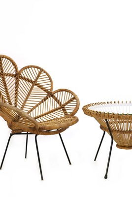 Lot 690 - A wicker conservatory suite