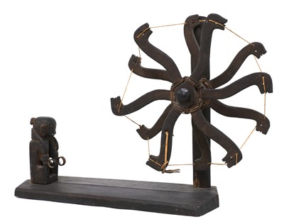 Lot 215 - A 19th century yarn winder