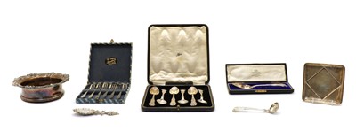 Lot 40 - A collection of silver items