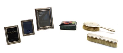 Lot 37 - A silver photograph frame