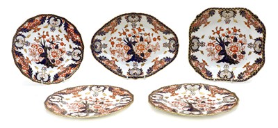 Lot 113 - A nine pieces Crown Derby dessert service